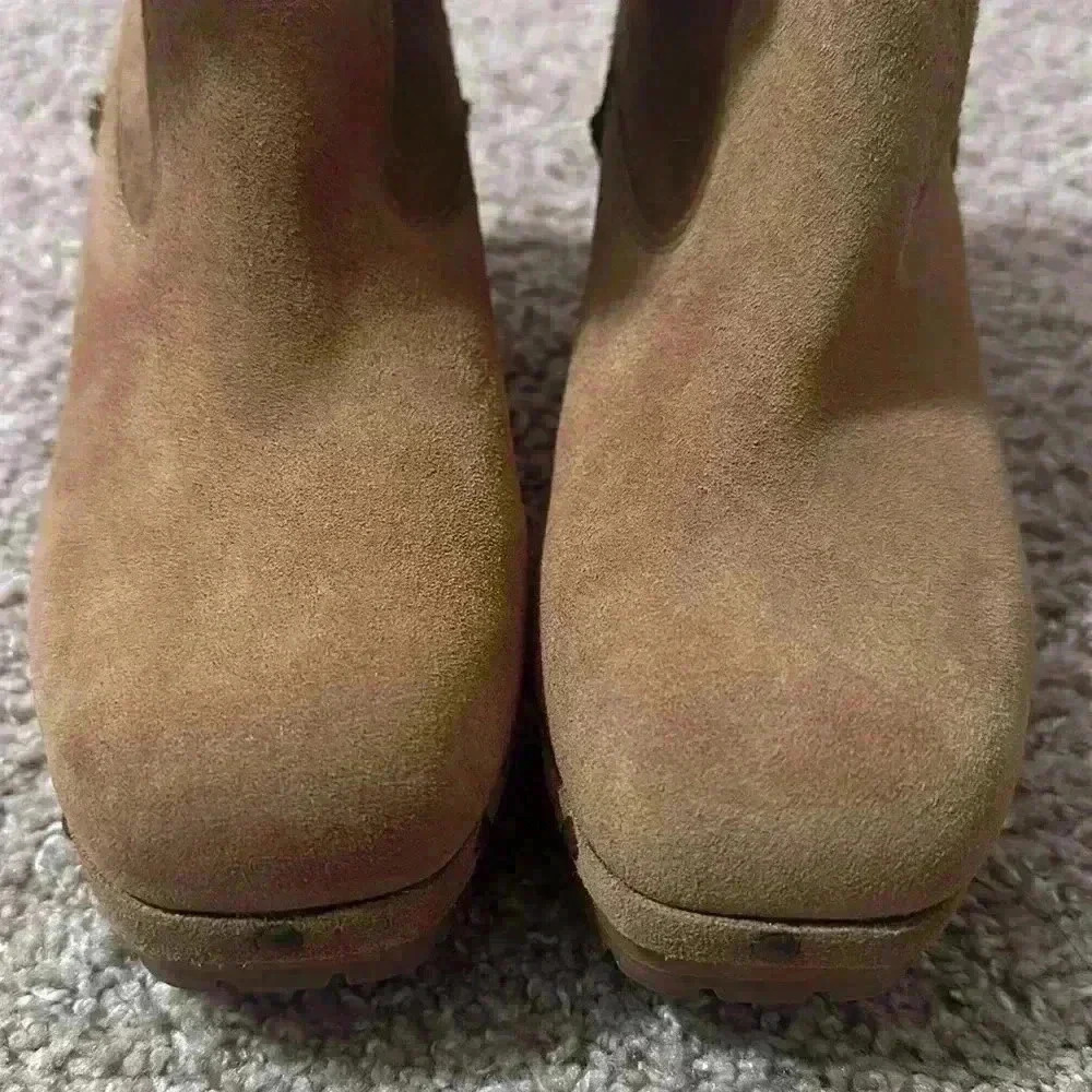 UGG boots - Picture 4 of 11